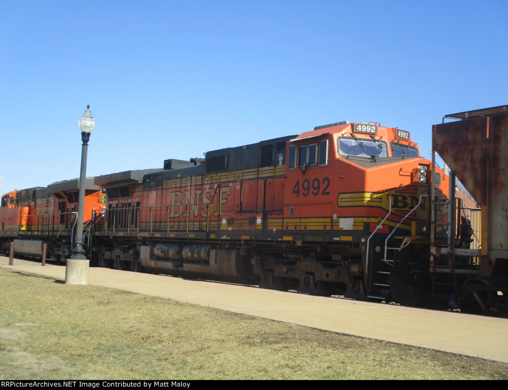 BNSF 4992